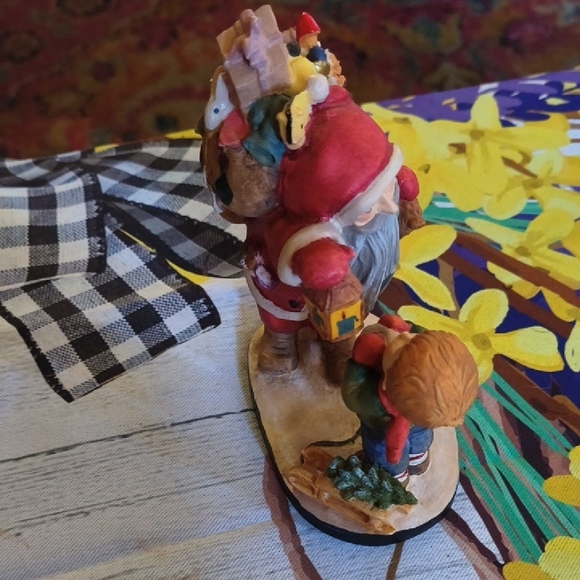 Dolfin Original Lisi Martin Figurine Base - Picture 3 of 6